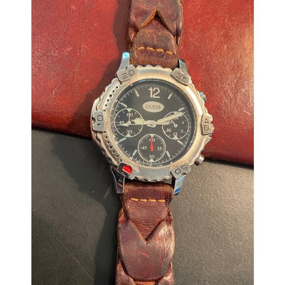 VTG Guess Inc 1993 Multifunction Watch, 40mm Silver Tone, Rotating Bezel - Picture 3 of 4